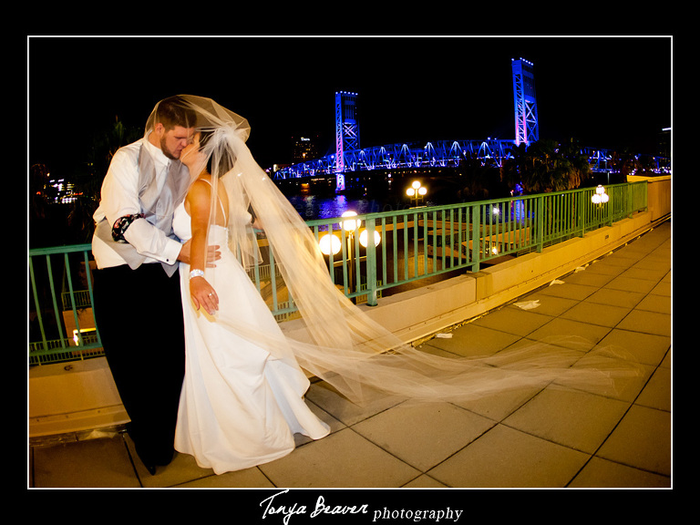 Hyatt Regency Jacksonville Riverfront; Hyatt Regency Jacksonville Riverfront Weddings; Hyatt Regency Jacksonville Riverfront Wedding Photos; Hyatt Regency Jacksonville Riverfront Wedding Pictures; Hyatt Regency Jacksonville Riverfront Wedding Photography; Hyatt Regency Jacksonville Riverfront Wedding Photographer; JACKSONVILLE WEDDINGS; JACKSONVILLE WEDDING PHOTOS; JACKSONVILLE WEDDING PICTURES; JACKSONVILLE WEDDING PHOTOGRAPHER; JACKSONVILLE WEDDING PHOTOGRAPHY; JACKSONVILLE FLORIDA WEDDINGS; NORTH FLORIDA WEDDINGS; TONYA BEAVER PHOTOGRAPHY; jacksonville photographers; photographer jacksonville fl; Downtown Jacksonville Weddings; Downtown Jacksonville Wedding Photographer; 