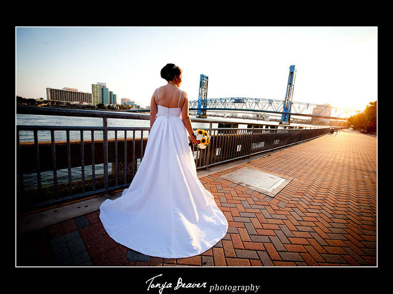 Hyatt Regency Jacksonville Riverfront; Hyatt Regency Jacksonville Riverfront Weddings; Hyatt Regency Jacksonville Riverfront Wedding Photos; Hyatt Regency Jacksonville Riverfront Wedding Pictures; Hyatt Regency Jacksonville Riverfront Wedding Photography; Hyatt Regency Jacksonville Riverfront Wedding Photographer; JACKSONVILLE WEDDINGS; JACKSONVILLE WEDDING PHOTOS; JACKSONVILLE WEDDING PICTURES; JACKSONVILLE WEDDING PHOTOGRAPHER; JACKSONVILLE WEDDING PHOTOGRAPHY; JACKSONVILLE FLORIDA WEDDINGS; NORTH FLORIDA WEDDINGS; TONYA BEAVER PHOTOGRAPHY; jacksonville photographers; photographer jacksonville fl; Downtown Jacksonville Weddings; Downtown Jacksonville Wedding Photographer; 