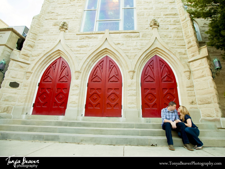 FIRST PRESBYTERIAN CHURCH ENGAGEMENT PHOTOS; DOWNTOWN JACKSONVILLE ENGAGEMENT PHOTOS; TONYA BEAVER PHOTOGRAPHY; 