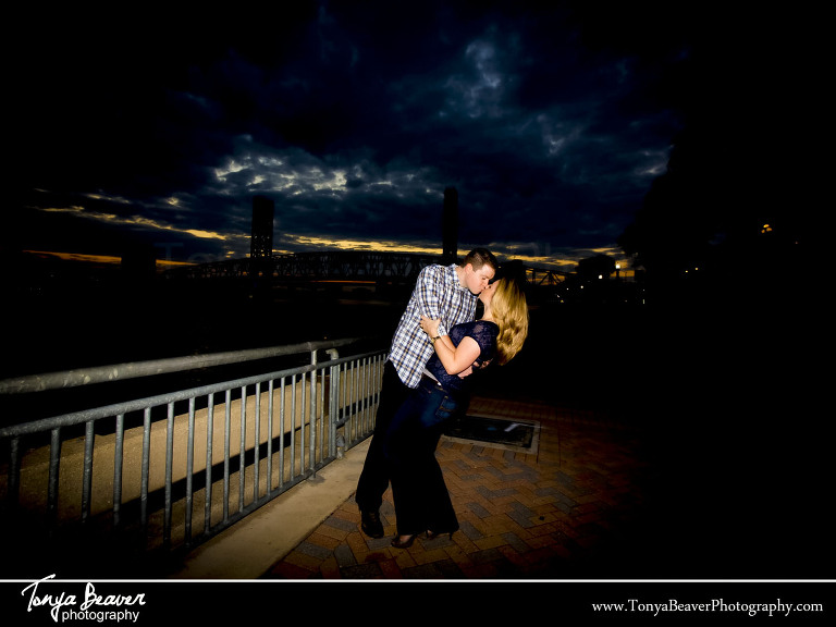 FIRST PRESBYTERIAN CHURCH ENGAGEMENT PHOTOS; DOWNTOWN JACKSONVILLE ENGAGEMENT PHOTOS; TONYA BEAVER PHOTOGRAPHY; 