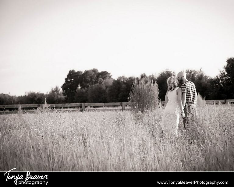 Live Oak Engagement Photos; Live Oak Engagement Photographer; Live Oak Engagement Photography; Outdoor Engagement Pictures; Tonya Beaver Photography;  Country Engagement Pictures; 