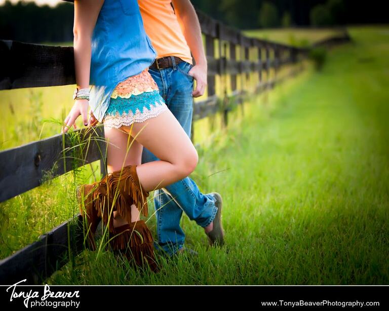 Live Oak Engagement Photos; Live Oak Engagement Photographer; Live Oak Engagement Photography; Outdoor Engagement Pictures; Tonya Beaver Photography;  Country Engagement Pictures; 