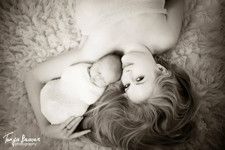 Jacksonville Newborn Photography; Jacksonville Newborn Photographer; Jacksonville Newborn Pictures; Jacksonville Newborn Photos; Jacksonville Lifestyle Newborn Photos; Tonya Beaver Photography; 