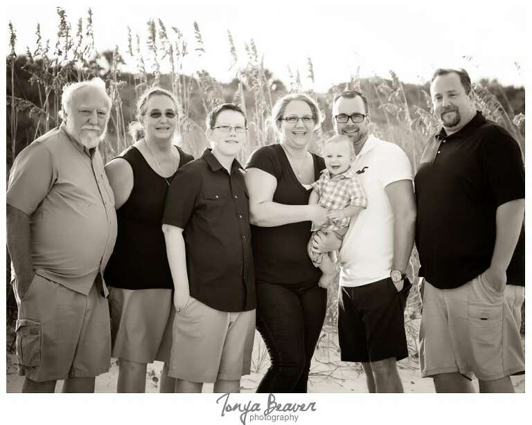 jacksonville family portraits; jacksonville beach family photos; hanna park family photos; jacksonville family photographer; tonya beaver photography; Extended Family Photos; Extended Family Photography; Jacksonville Beach Extended Family Photos; dunes FAmily Photos; Beach Extended Family Photos;