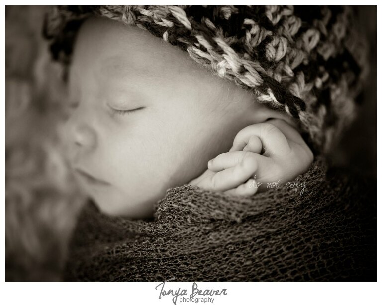 jacksonville newborn photography; jacksonville newborn pictures; firefighter newborn photos; jacksonville beach photographer; tonya beaver photography; 