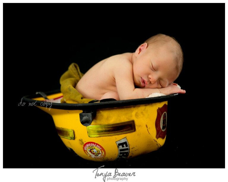 jacksonville newborn photography; jacksonville newborn pictures; firefighter newborn photos; jacksonville beach photographer; tonya beaver photography; 