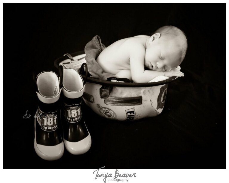 jacksonville newborn photography; jacksonville newborn pictures; firefighter newborn photos; jacksonville beach photographer; tonya beaver photography; 