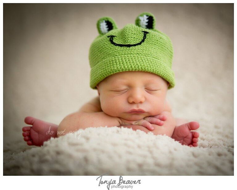 jacksonville newborn photography; jacksonville newborn pictures; firefighter newborn photos; jacksonville beach photographer; tonya beaver photography; 