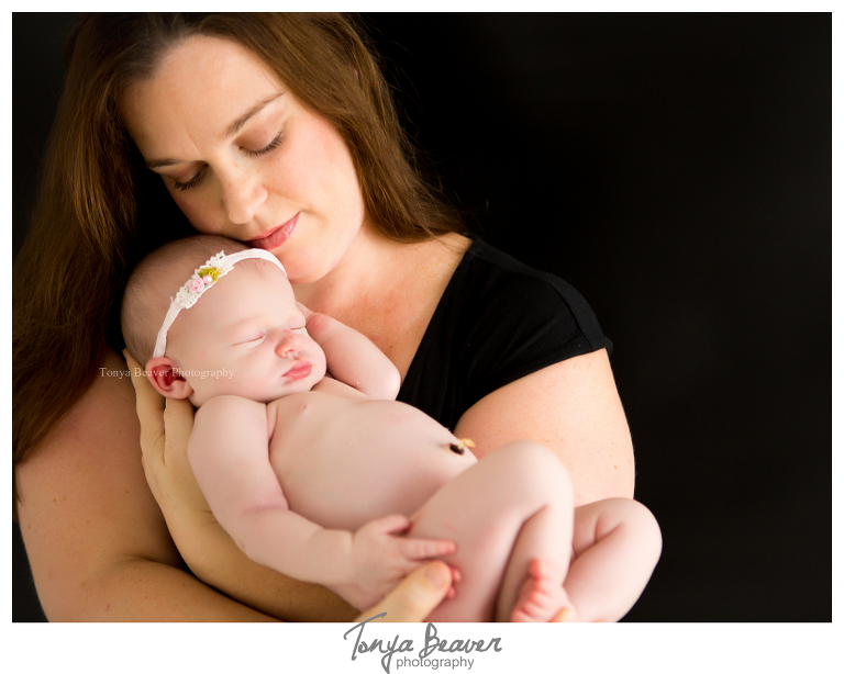 jacksonville newborn photographer; jacksonville newborn photos; jacksonville maternity photo session; jacksonville photography studio; tonya beaver photography; 
