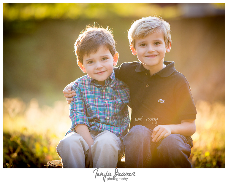 Jacksonville family photos; jacksonville rustic family photos; country setting family photos; Tonya Beaver Photography;  Jacksonville Sunset Family Photos;