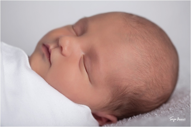 Jacksonville Newborn Photography; Jacksonville Newborn Photographer; Jacksonville Newborn Pictures; Jacksonville Newborn Photos; Jacksonville Lifestyle Newborn Photos; Tonya Beaver Photography; 