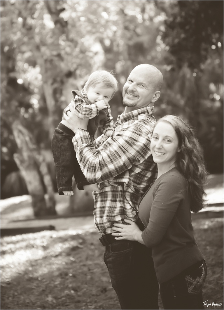 jacksonville family photographer; jacksonville fall family photos; tonya beaver photography; Jacksonville Family Photography; Jacksonville Family Photographer; Outdoor Family Photos; park family photos; sunset family photos; TONYA BEAVER PHOTOGRAPHY; 