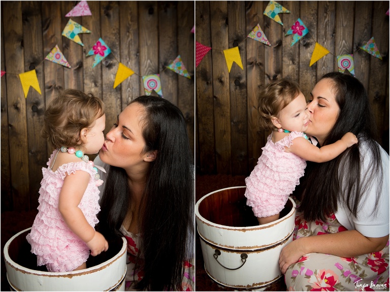 Jacksonville Newborn Photography; Jacksonville Newborn Photographer; Jacksonville Newborn Pictures; Jacksonville Newborn Photos; Tonya Beaver Photography; Mommy and me photoshoot; 