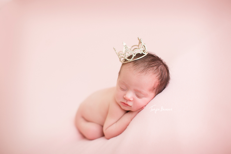 JACKSONVILLE BEACH NEWBORN PHOTOS; JACKSONVILLE BEACH NEWBORN PHOTOGRAPHY; JACKSONVILLE BEACH NEWBORN PHOTOGRAPHER; JACKSONVILLE BEACH NEWBORN PICTURES; TONYA BEAVER PHOTOGRAPHY; 