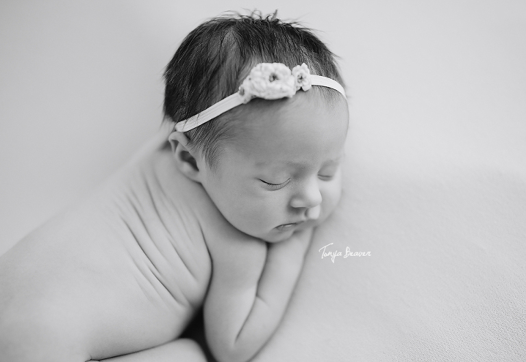 JACKSONVILLE BEACH NEWBORN PHOTOS; JACKSONVILLE BEACH NEWBORN PHOTOGRAPHY; JACKSONVILLE BEACH NEWBORN PHOTOGRAPHER; JACKSONVILLE BEACH NEWBORN PICTURES; TONYA BEAVER PHOTOGRAPHY; 