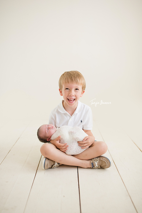 JACKSONVILLE BEACH NEWBORN PHOTOS; JACKSONVILLE BEACH NEWBORN PHOTOGRAPHY; JACKSONVILLE BEACH NEWBORN PHOTOGRAPHER; JACKSONVILLE BEACH NEWBORN PICTURES; TONYA BEAVER PHOTOGRAPHY; 