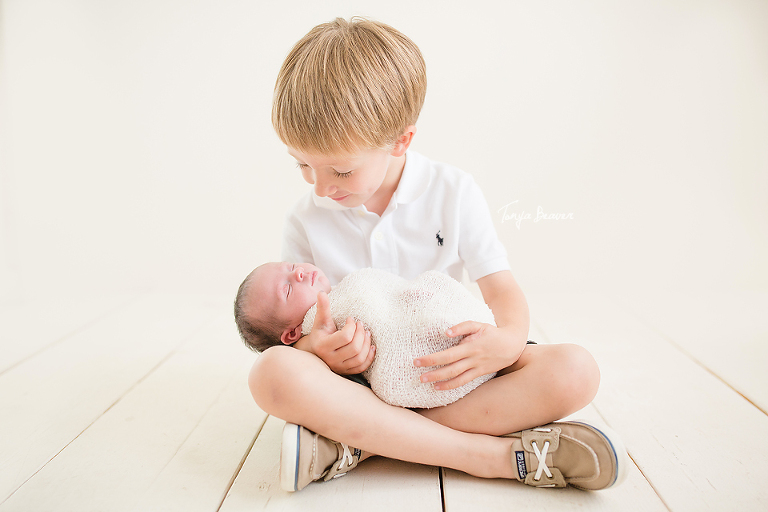 JACKSONVILLE BEACH NEWBORN PHOTOS; JACKSONVILLE BEACH NEWBORN PHOTOGRAPHY; JACKSONVILLE BEACH NEWBORN PHOTOGRAPHER; JACKSONVILLE BEACH NEWBORN PICTURES; TONYA BEAVER PHOTOGRAPHY; 
