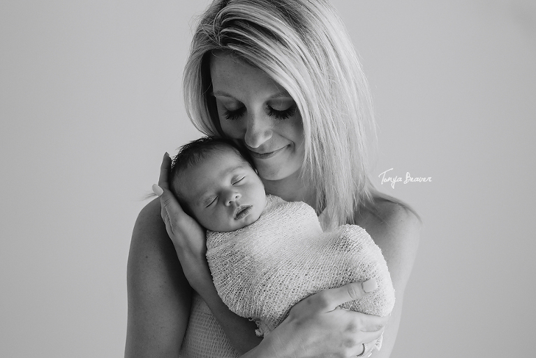 JACKSONVILLE BEACH NEWBORN PHOTOS; JACKSONVILLE BEACH NEWBORN PHOTOGRAPHY; JACKSONVILLE BEACH NEWBORN PHOTOGRAPHER; JACKSONVILLE BEACH NEWBORN PICTURES; TONYA BEAVER PHOTOGRAPHY; 