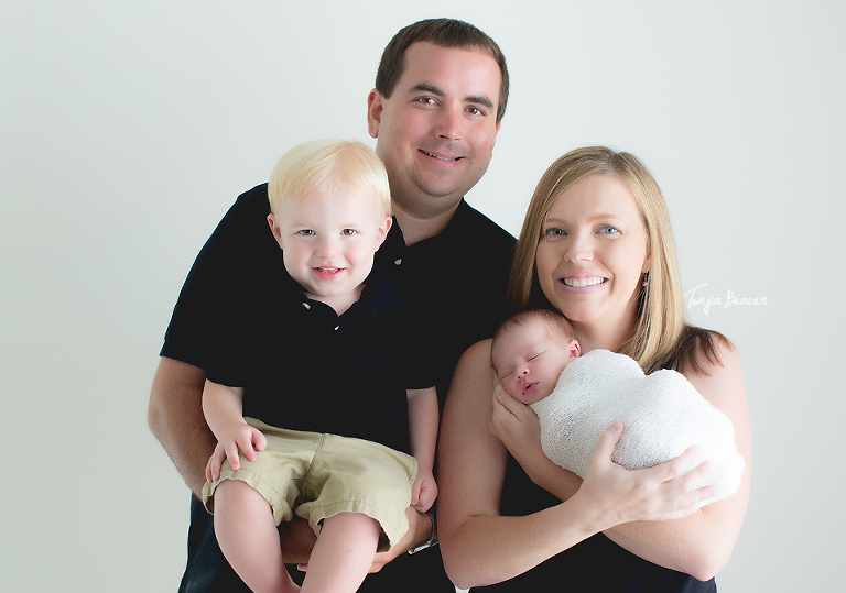 JACKSONVILLE BEACH NEWBORN PHOTOS; JACKSONVILLE BEACH NEWBORN PHOTOGRAPHY; JACKSONVILLE BEACH NEWBORN PHOTOGRAPHER; JACKSONVILLE BEACH NEWBORN PICTURES; TONYA BEAVER PHOTOGRAPHY; NEWBORN FAMILY PHOTOS; BIG BROTHER PHOTOS; 