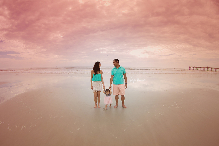 JACKSONVILLE FAMILY PHOTOGRAPHY; BEACH FAMILY PHOTOS; JACKSONVILLE BEACH FAMILY PHOTOS; ATLANTIC BEACH FAMILY PHOTOS; NEPTUNE BEACH FAMILY PHOTOS; TONYA BEAVER PHOTOGRAPHY; 