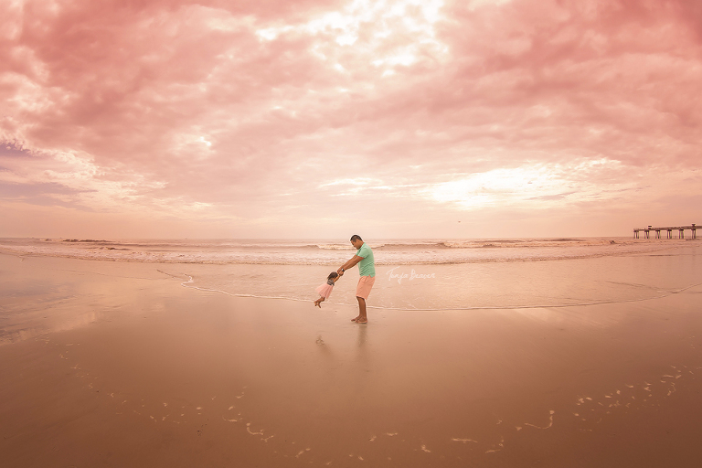 JACKSONVILLE FAMILY PHOTOGRAPHY; BEACH FAMILY PHOTOS; JACKSONVILLE BEACH FAMILY PHOTOS; ATLANTIC BEACH FAMILY PHOTOS; NEPTUNE BEACH FAMILY PHOTOS; TONYA BEAVER PHOTOGRAPHY; 