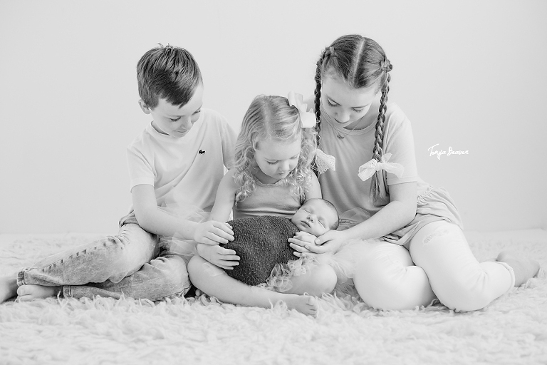 JACKSONVILLE BEACH NEWBORN PHOTOGRAPHY; JACKSONVILLE BEACH NEWBORN PHOTOGRAPHER; JACKSONVILLE BEACH NEWBORN PHOTOS; JACKSONVILLE BEACH NEWBORN PICTURES; TONYA BEAVER PHOTOGRAPHY; 
