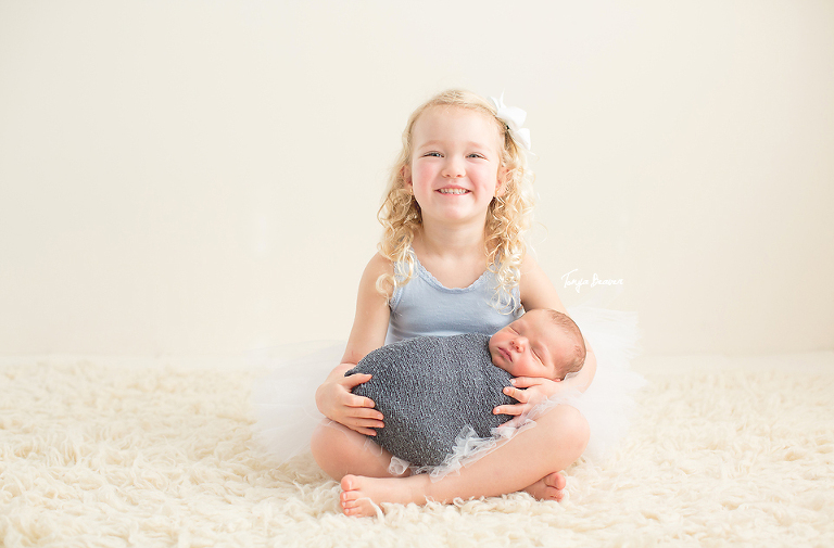 JACKSONVILLE BEACH NEWBORN PHOTOGRAPHY; JACKSONVILLE BEACH NEWBORN PHOTOGRAPHER; JACKSONVILLE BEACH NEWBORN PHOTOS; JACKSONVILLE BEACH NEWBORN PICTURES; TONYA BEAVER PHOTOGRAPHY; 