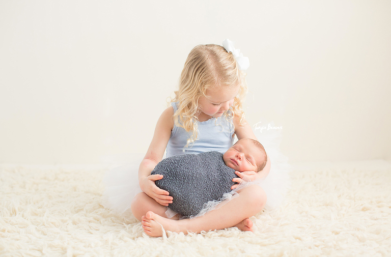 JACKSONVILLE BEACH NEWBORN PHOTOGRAPHY; JACKSONVILLE BEACH NEWBORN PHOTOGRAPHER; JACKSONVILLE BEACH NEWBORN PHOTOS; JACKSONVILLE BEACH NEWBORN PICTURES; TONYA BEAVER PHOTOGRAPHY; 