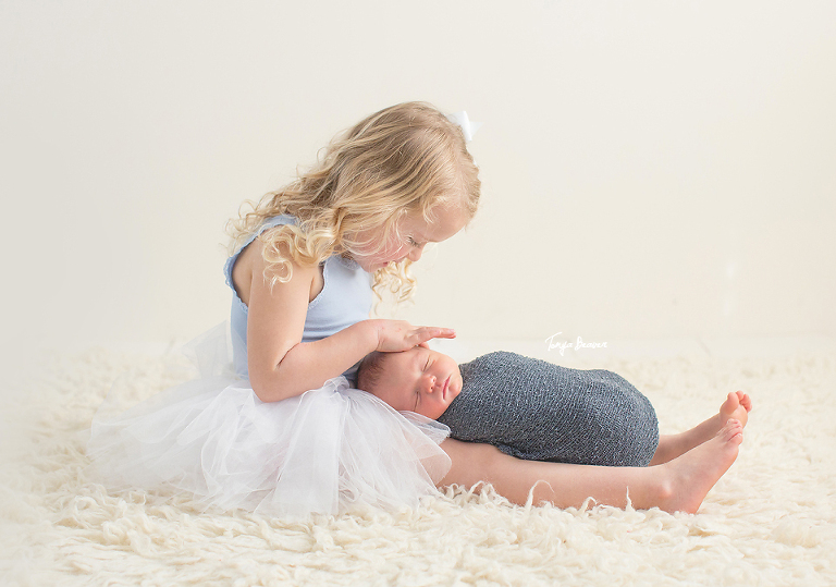 JACKSONVILLE BEACH NEWBORN PHOTOGRAPHY; JACKSONVILLE BEACH NEWBORN PHOTOGRAPHER; JACKSONVILLE BEACH NEWBORN PHOTOS; JACKSONVILLE BEACH NEWBORN PICTURES; TONYA BEAVER PHOTOGRAPHY; 