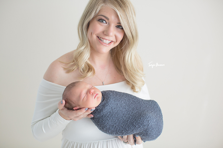 JACKSONVILLE BEACH NEWBORN PHOTOGRAPHY; JACKSONVILLE BEACH NEWBORN PHOTOGRAPHER; JACKSONVILLE BEACH NEWBORN PHOTOS; JACKSONVILLE BEACH NEWBORN PICTURES; TONYA BEAVER PHOTOGRAPHY; 