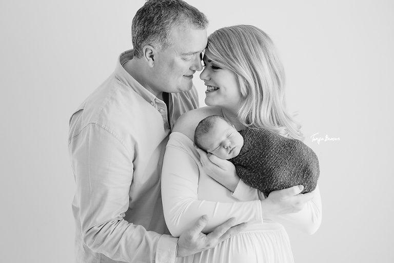 JACKSONVILLE BEACH NEWBORN PHOTOGRAPHY; JACKSONVILLE BEACH NEWBORN PHOTOGRAPHER; JACKSONVILLE BEACH NEWBORN PHOTOS; JACKSONVILLE BEACH NEWBORN PICTURES; TONYA BEAVER PHOTOGRAPHY; 