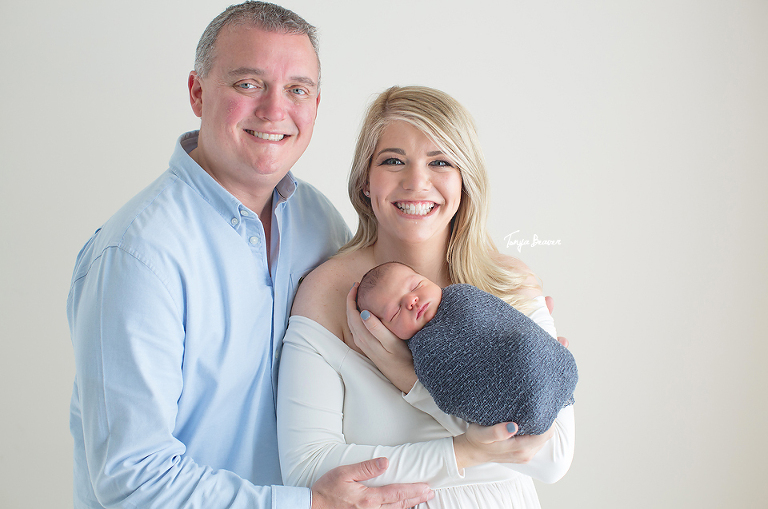JACKSONVILLE BEACH NEWBORN PHOTOGRAPHY; JACKSONVILLE BEACH NEWBORN PHOTOGRAPHER; JACKSONVILLE BEACH NEWBORN PHOTOS; JACKSONVILLE BEACH NEWBORN PICTURES; TONYA BEAVER PHOTOGRAPHY; 