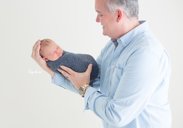 JACKSONVILLE BEACH NEWBORN PHOTOGRAPHY; JACKSONVILLE BEACH NEWBORN PHOTOGRAPHER; JACKSONVILLE BEACH NEWBORN PHOTOS; JACKSONVILLE BEACH NEWBORN PICTURES; TONYA BEAVER PHOTOGRAPHY; 