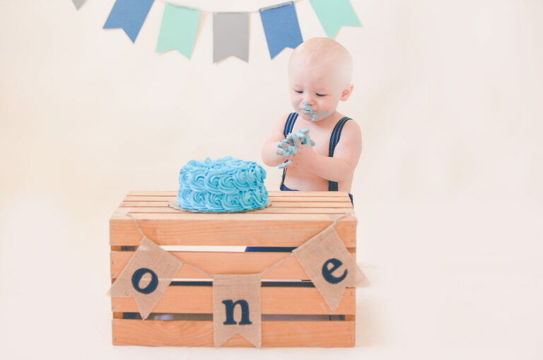 JACKSONVILLE CAKE SMASH PHOTOS; JACKSONVILLE CAKE SMASH PHOTOGRAPHY; JACKSONVILLE CAKE SMASH PHOTOGRAPHER; JACKSONVILLE CAKE SMASH PICTURES; TONYA BEAVER PHOTOGRAPHY; 