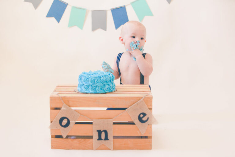 JACKSONVILLE CAKE SMASH PHOTOS; JACKSONVILLE CAKE SMASH PHOTOGRAPHY; JACKSONVILLE CAKE SMASH PHOTOGRAPHER; JACKSONVILLE CAKE SMASH PICTURES; TONYA BEAVER PHOTOGRAPHY; 