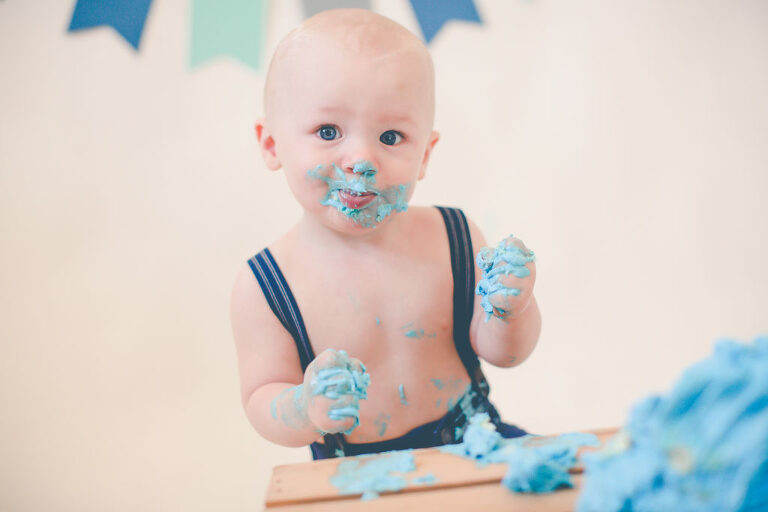 JACKSONVILLE CAKE SMASH PHOTOS; JACKSONVILLE CAKE SMASH PHOTOGRAPHY; JACKSONVILLE CAKE SMASH PHOTOGRAPHER; JACKSONVILLE CAKE SMASH PICTURES; TONYA BEAVER PHOTOGRAPHY; 