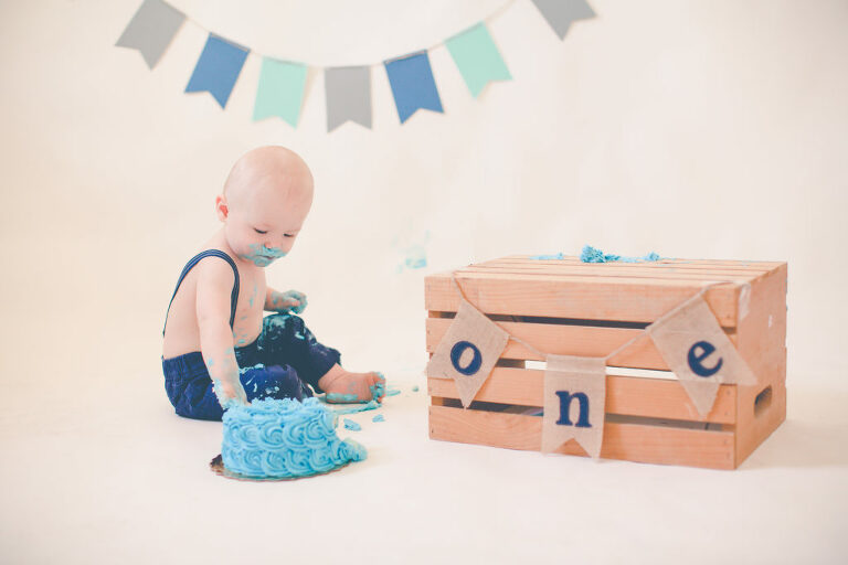 JACKSONVILLE CAKE SMASH PHOTOS; JACKSONVILLE CAKE SMASH PHOTOGRAPHY; JACKSONVILLE CAKE SMASH PHOTOGRAPHER; JACKSONVILLE CAKE SMASH PICTURES; TONYA BEAVER PHOTOGRAPHY; 