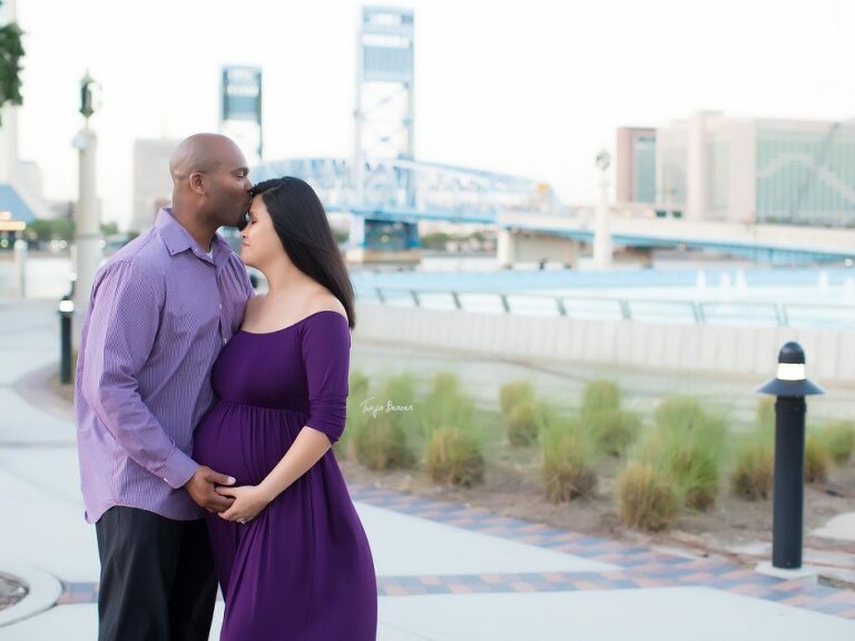 Downtown Jacksonville Maternity Photography; DOWNTOWN JACKSONVILLE MATERNITY PHOTOS; DOWNTOWN JACKSONVILLE MATERNITY PHOTOGRAPHER; DOWNTOWN JACKSONVILLE MATERNITY PICTURES; DOWNTOWN JACKSONVILLE MATERNITY SESSION; DOWNTOWN MATERNITY PHOTOS; DOWNTOWN MATERNITY PICTURES; DOWNTOWN MATERNITY PHOTOGRAPHY; DOWNTOWN MATERNITY PHOTOGRAPHER; DOWNTOWN MATERNITY PHOTOSHOOT; JACKSONVILLE MATERNITY PHOTOGRAPHY; JACKSONVILLE MATERNITY PHOTOGRAPHER; JACKSONVILLE MATERNITY PHOTOS; JACKSONVILLE MATERNITY PICTURES; JACKSONVILLE MATERNITY PHOTOSHOOT; Tonya Beaver Photography; jacksonville photographers; photographer jacksonville fl; photographers in jacksonville fl; MAIN STREET BRIDGE MATERNITY PHOTOS; John T. Alsop Jr. Bridge; 