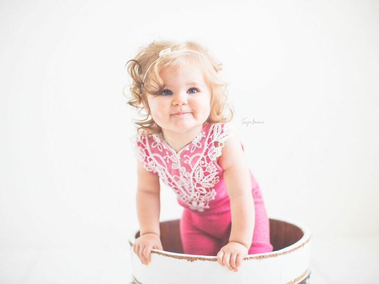JACKSONVILLE CAKE SMASH PHOTOS; JACKSONVILLE CAKE SMASH PHOTOGRAPHY; JACKSONVILLE CAKE SMASH PHOTOGRAPHER; JACKSONVILLE CAKE SMASH PICTURES; JACKSONVILLE FIRST BIRTHDAY PHOTOS; JACKSONVILLE FIRST BIRTHDAY PHOTOGRAPHY; JACKSONVILLE FIRST BIRTHDAY PHOTOGRAPHER; JACKSONVILLE FIRST BIRTHDAY PICTURES; JACKSONVILLE FIRST BIRTHDAY PHOTOS; TONYA BEAVER PHOTOGRAPHY; 