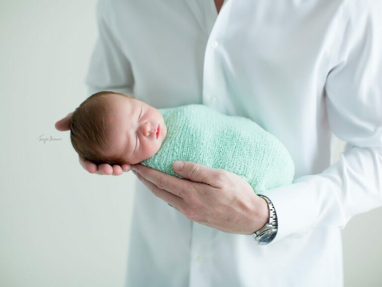 JACKSONVILLE NEWBORN PHOTOGRAPHY; JACKSONVILLE NEWBORN PHOTOGRAPHER; JACKSONVILLE NEWBORN PHOTOS; JACKSONVILLE NEWBORN PICTURES; TONYA BEAVER PHOTOGRAPHY; 