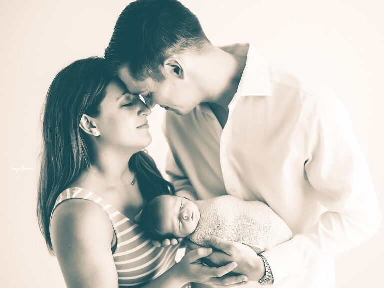 JACKSONVILLE NEWBORN PHOTOGRAPHY; JACKSONVILLE NEWBORN PHOTOGRAPHER; JACKSONVILLE NEWBORN PHOTOS; JACKSONVILLE NEWBORN PICTURES; TONYA BEAVER PHOTOGRAPHY; 