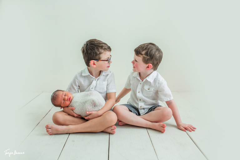 JACKSONVILLE NEWBORN PHOTOS; JACKSONVILLE NEWBORN PHOTOGRAPHY; JACKSONVILLE NEWBORN PHOTOGRAPHER; JACKSONVILLE NEWBORN PICTURES; TONYA BEAVER PHOTOGRAPHY; BIG BROTHERS PHOTOSHOOT; 