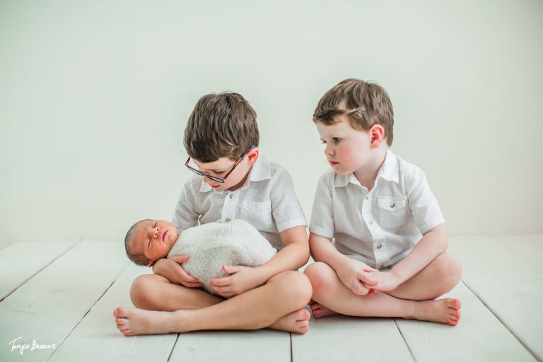 JACKSONVILLE NEWBORN PHOTOS; JACKSONVILLE NEWBORN PHOTOGRAPHY; JACKSONVILLE NEWBORN PHOTOGRAPHER; JACKSONVILLE NEWBORN PICTURES; TONYA BEAVER PHOTOGRAPHY; BIG BROTHERS PHOTOSHOOT; 