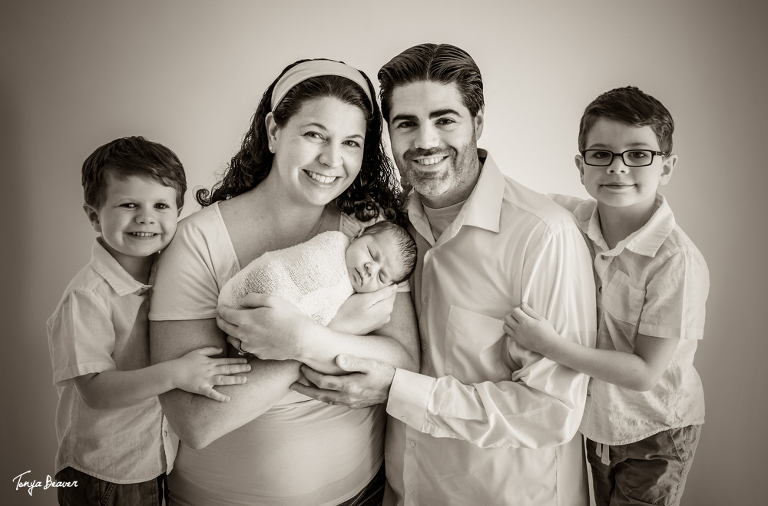 JACKSONVILLE NEWBORN PHOTOS; JACKSONVILLE NEWBORN PHOTOGRAPHY; JACKSONVILLE NEWBORN PHOTOGRAPHER; JACKSONVILLE NEWBORN PICTURES; TONYA BEAVER PHOTOGRAPHY; BIG BROTHERS PHOTOSHOOT; 