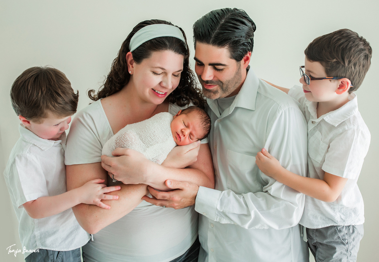 JACKSONVILLE NEWBORN PHOTOS; JACKSONVILLE NEWBORN PHOTOGRAPHY; JACKSONVILLE NEWBORN PHOTOGRAPHER; JACKSONVILLE NEWBORN PICTURES; TONYA BEAVER PHOTOGRAPHY; BIG BROTHERS PHOTOSHOOT; 