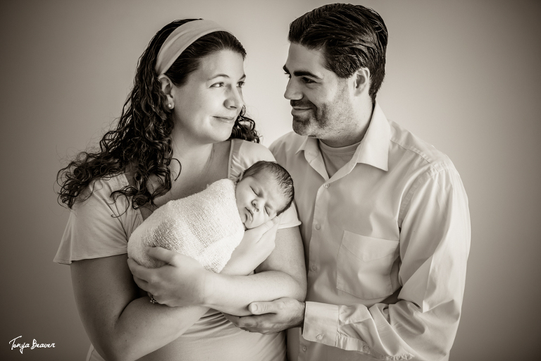 JACKSONVILLE NEWBORN PHOTOS; JACKSONVILLE NEWBORN PHOTOGRAPHY; JACKSONVILLE NEWBORN PHOTOGRAPHER; JACKSONVILLE NEWBORN PICTURES; TONYA BEAVER PHOTOGRAPHY; BIG BROTHERS PHOTOSHOOT; 
