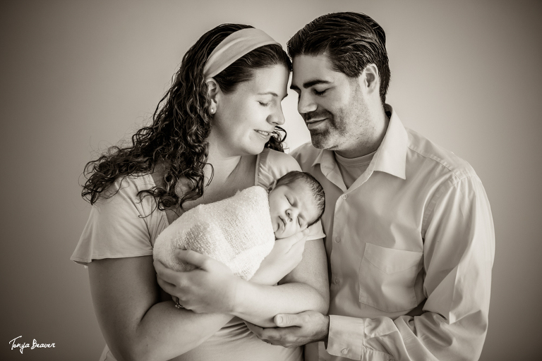 JACKSONVILLE NEWBORN PHOTOS; JACKSONVILLE NEWBORN PHOTOGRAPHY; JACKSONVILLE NEWBORN PHOTOGRAPHER; JACKSONVILLE NEWBORN PICTURES; TONYA BEAVER PHOTOGRAPHY; BIG BROTHERS PHOTOSHOOT; 