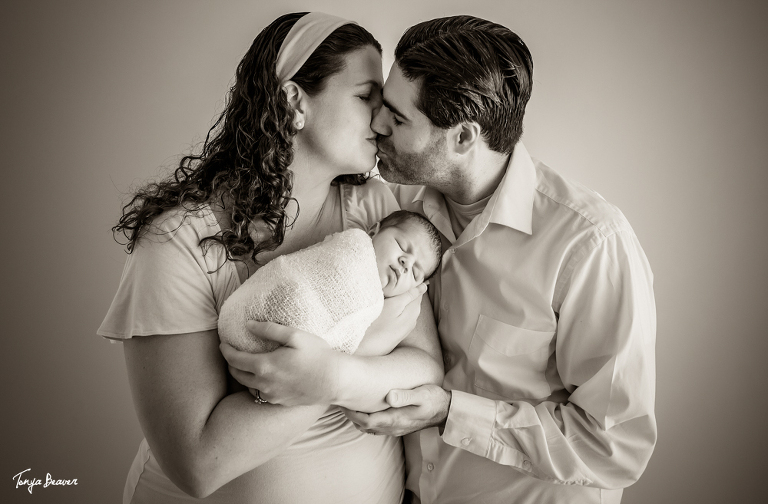 JACKSONVILLE NEWBORN PHOTOS; JACKSONVILLE NEWBORN PHOTOGRAPHY; JACKSONVILLE NEWBORN PHOTOGRAPHER; JACKSONVILLE NEWBORN PICTURES; TONYA BEAVER PHOTOGRAPHY; BIG BROTHERS PHOTOSHOOT; 