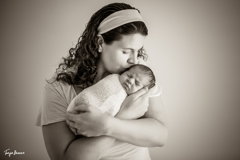JACKSONVILLE NEWBORN PHOTOS; JACKSONVILLE NEWBORN PHOTOGRAPHY; JACKSONVILLE NEWBORN PHOTOGRAPHER; JACKSONVILLE NEWBORN PICTURES; TONYA BEAVER PHOTOGRAPHY; BIG BROTHERS PHOTOSHOOT; 