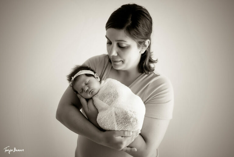 jacksonville maternity photographer; jacksonville newborn photographer; jacksonville pregnancy photographer; jacksonville baby photographer; saint augustine; ponte vedra; studio newborn photos; lifestyle newborn photography; tonya beaver photography